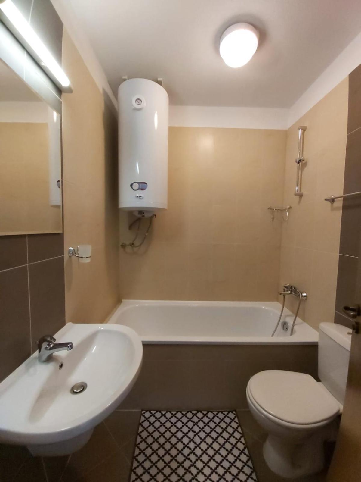 בנסקו Luxury Apartments In St. John Park מראה חיצוני תמונה